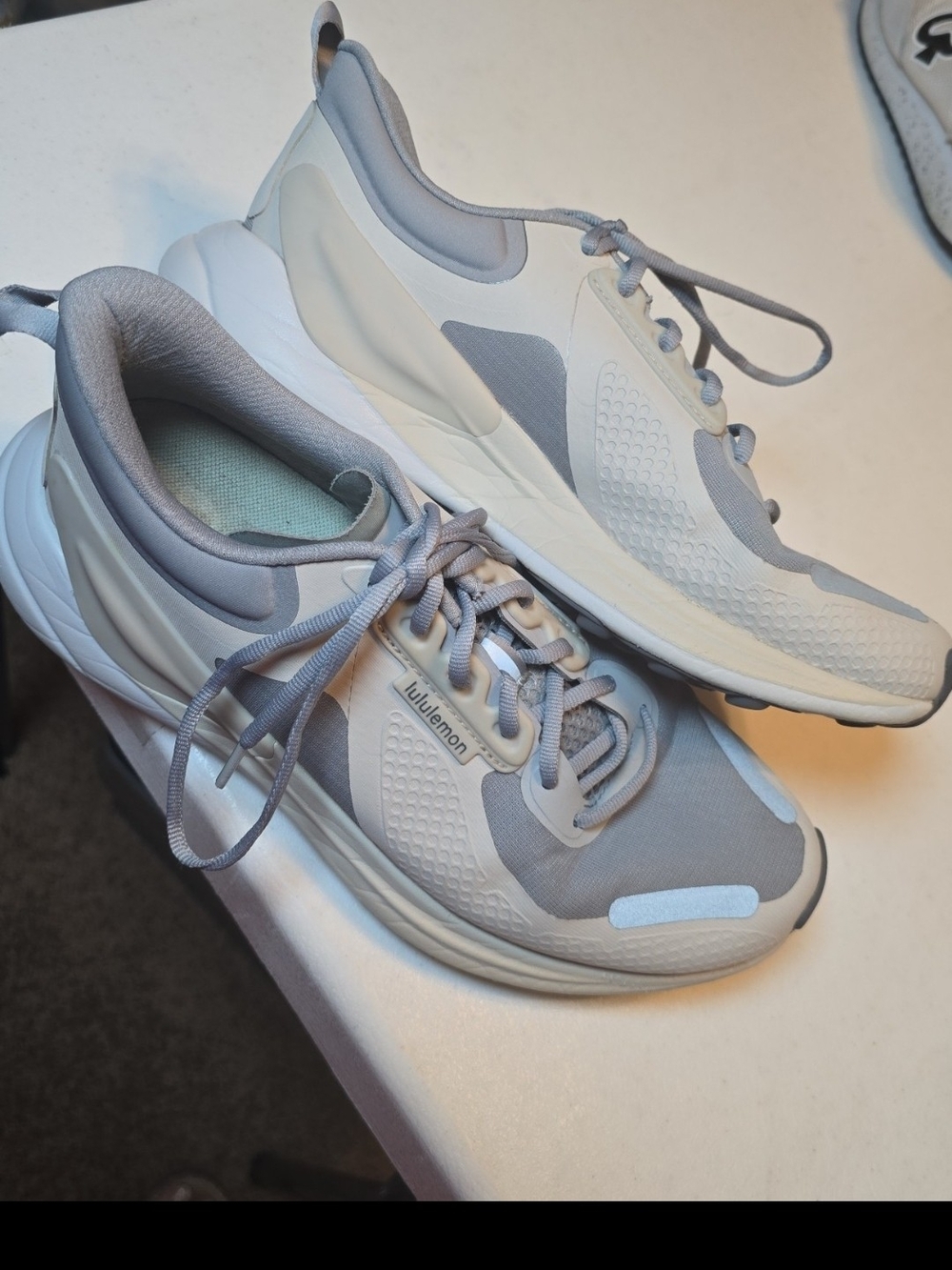 Lululemon Blissfeel Trail Womens Running Shoe 8.5 RETAIL $150 - Picture 2 of 10